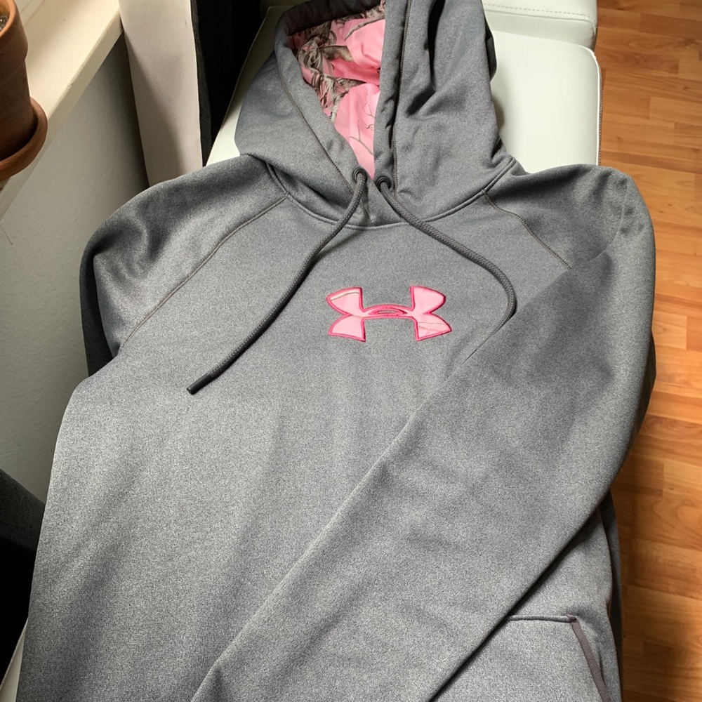New medium grey Under Armour hoodie with pink camo